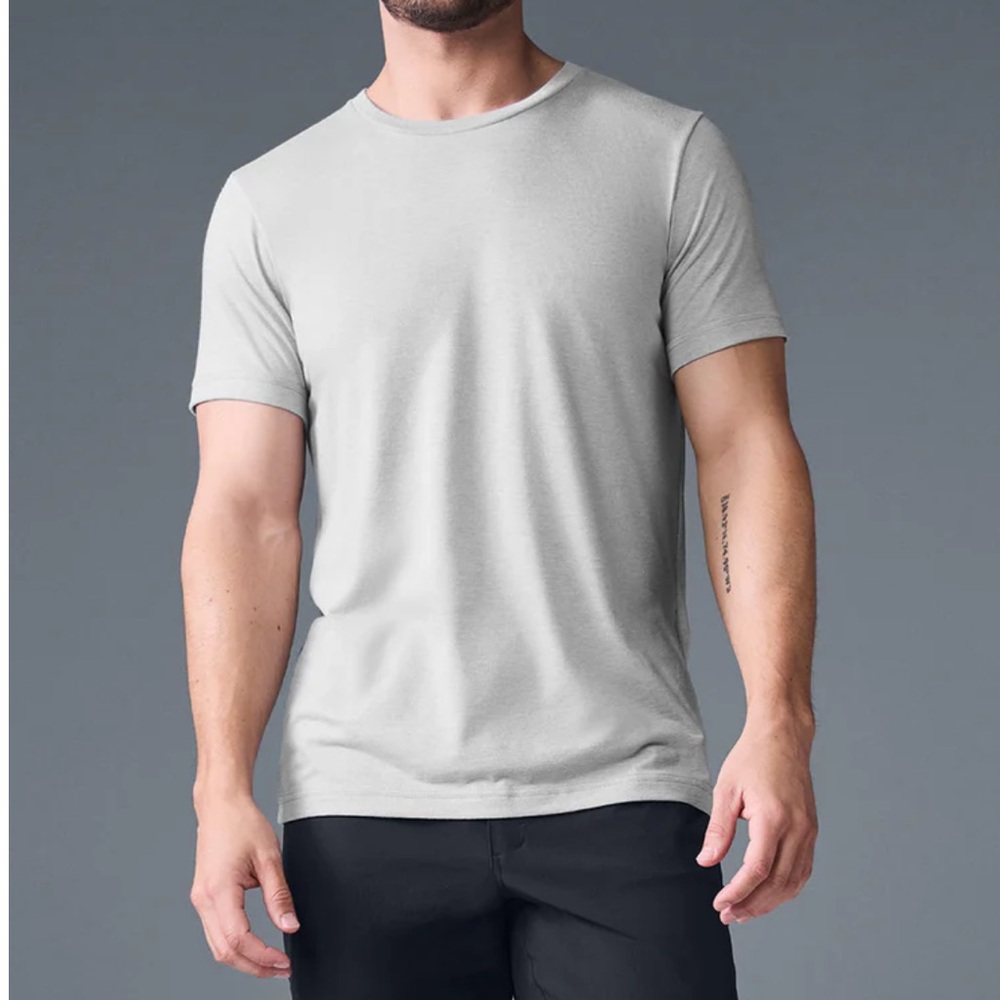 ALO Triumph Crew Neck Tee Small